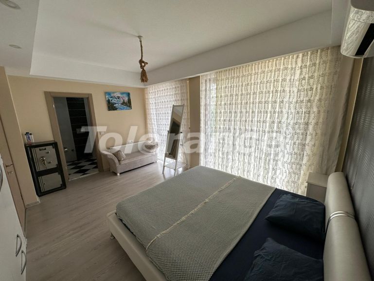 Вилла или дом в Центре Белека, Белек с бассейном: купить недвижимость в Турции - 94804