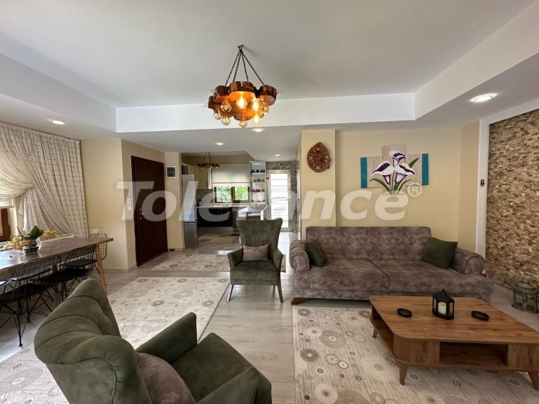 Вилла или дом в Центре Белека, Белек с бассейном: купить недвижимость в Турции - 94809