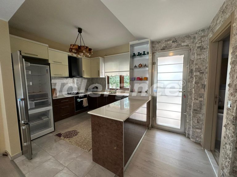 Вилла или дом в Центре Белека, Белек с бассейном: купить недвижимость в Турции - 94813