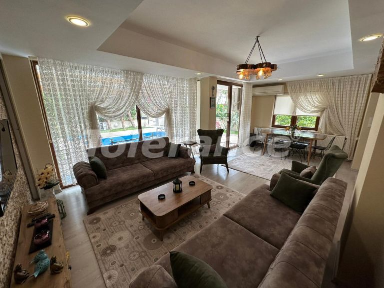 Вилла или дом в Центре Белека, Белек с бассейном: купить недвижимость в Турции - 94821