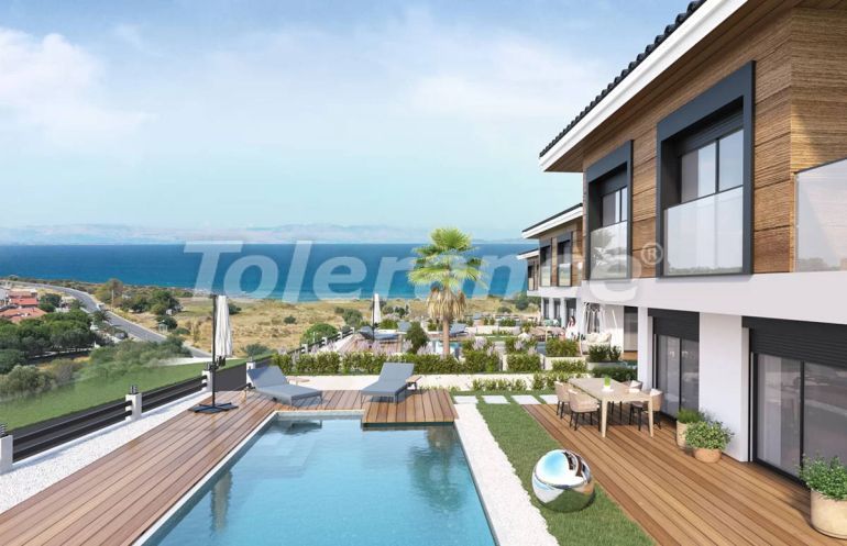 Вилла или дом от застройщика в Чешме, Измир вид на море с бассейном: купить недвижимость в Турции - 101344