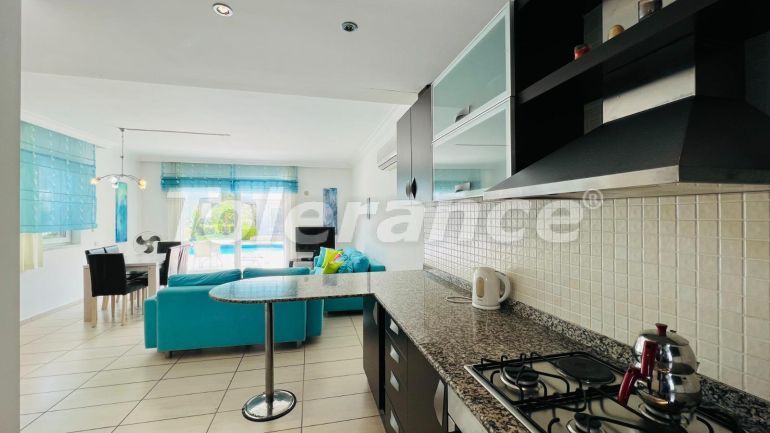 Вилла или дом в Центре Кемера, Кемер с бассейном: купить недвижимость в Турции - 111081