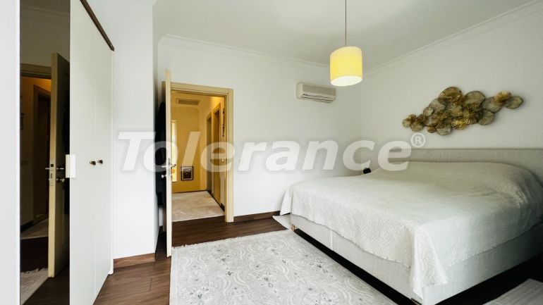 Вилла или дом в Центре Кемера, Кемер с бассейном: купить недвижимость в Турции - 136538