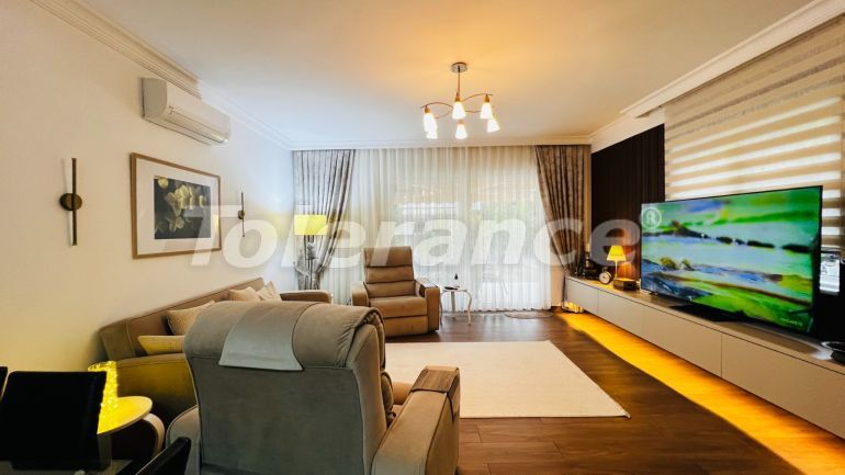 Вилла или дом в Центре Кемера, Кемер с бассейном: купить недвижимость в Турции - 136548