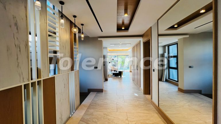 Вилла или дом от застройщика в Центре Кемера, Кемер с бассейном: купить недвижимость в Турции - 136683