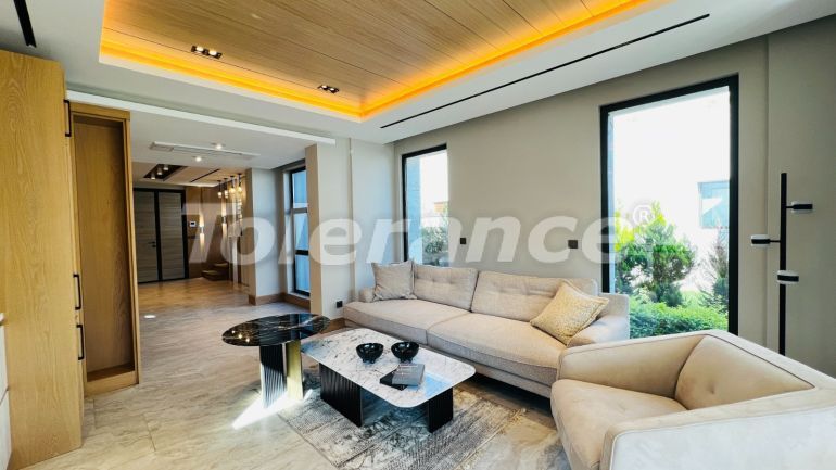 Вилла или дом от застройщика в Центре Кемера, Кемер с бассейном: купить недвижимость в Турции - 136688