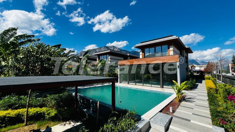 Вилла или дом от застройщика в Центре Кемера, Кемер с бассейном: купить недвижимость в Турции - 136712