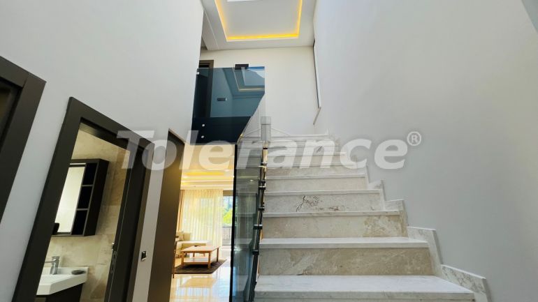 Вилла или дом от застройщика в Центре Кемера, Кемер с бассейном: купить недвижимость в Турции - 95104