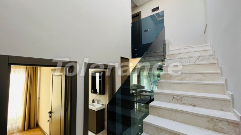 Вилла или дом от застройщика в Центре Кемера, Кемер с бассейном: купить недвижимость в Турции - 95117