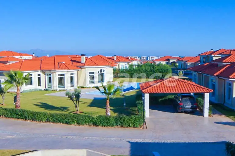 Вилла или дом от застройщика в Дошемеалты, Анталия с бассейном: купить недвижимость в Турции - 10722