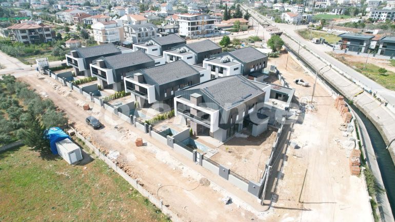 Вилла или дом от застройщика в Дошемеалты, Анталия с бассейном: купить недвижимость в Турции - 108682