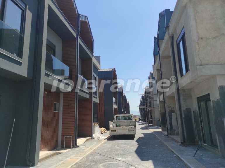 Вилла или дом от застройщика в Дошемеалты, Анталия с бассейном: купить недвижимость в Турции - 109401