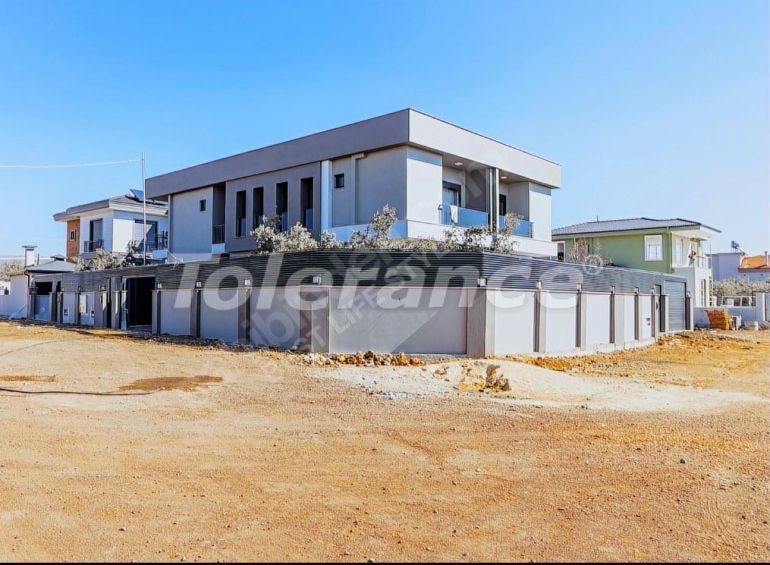 Вилла или дом в Дошемеалты, Анталия с бассейном: купить недвижимость в Турции - 113242