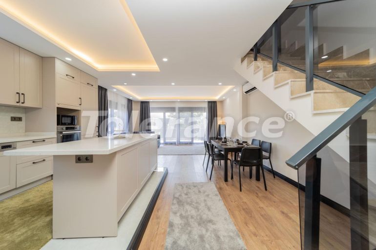 Вилла или дом в Дошемеалты, Анталия с бассейном: купить недвижимость в Турции - 113246