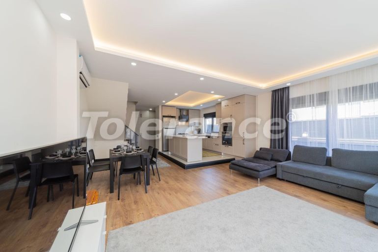 Вилла или дом в Дошемеалты, Анталия с бассейном: купить недвижимость в Турции - 113247