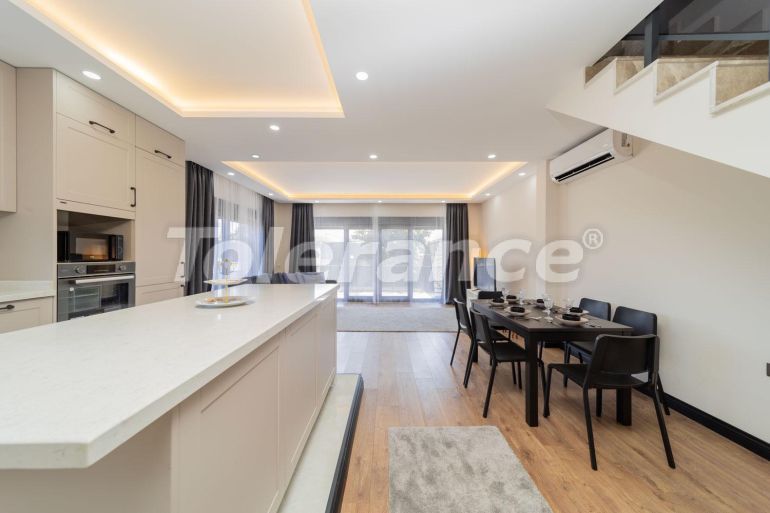 Вилла или дом в Дошемеалты, Анталия с бассейном: купить недвижимость в Турции - 113248