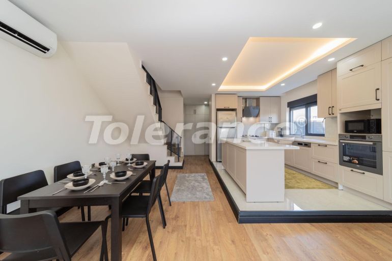 Вилла или дом в Дошемеалты, Анталия с бассейном: купить недвижимость в Турции - 113253