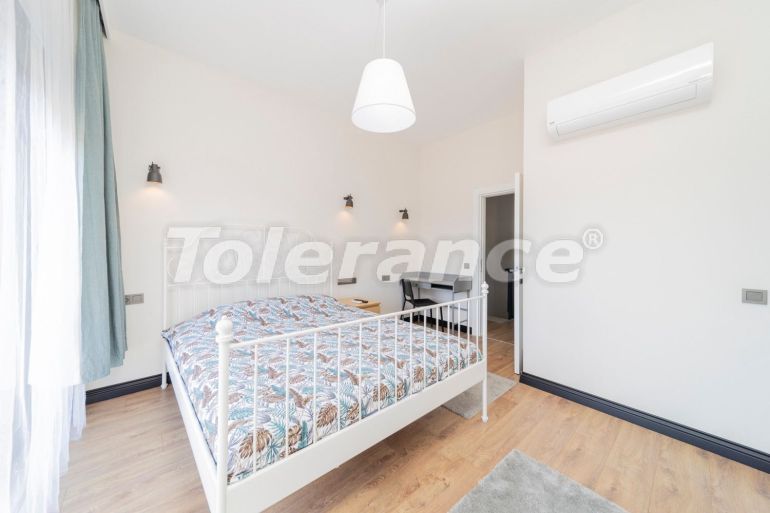 Вилла или дом в Дошемеалты, Анталия с бассейном: купить недвижимость в Турции - 113259