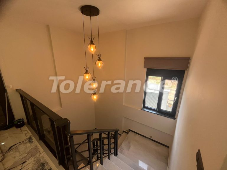 Вилла или дом в Дошемеалты, Анталия с бассейном: купить недвижимость в Турции - 125346