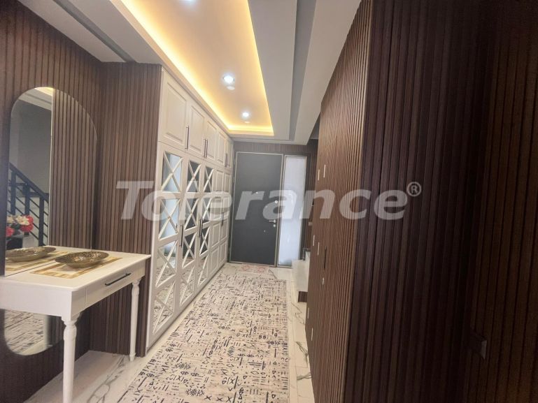 Вилла или дом в Дошемеалты, Анталия с бассейном: купить недвижимость в Турции - 125347