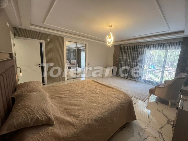 Вилла или дом в Дошемеалты, Анталия с бассейном: купить недвижимость в Турции - 125352