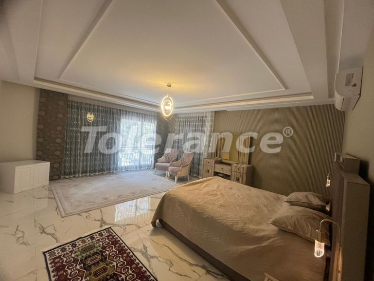 Вилла или дом в Дошемеалты, Анталия с бассейном: купить недвижимость в Турции - 125353