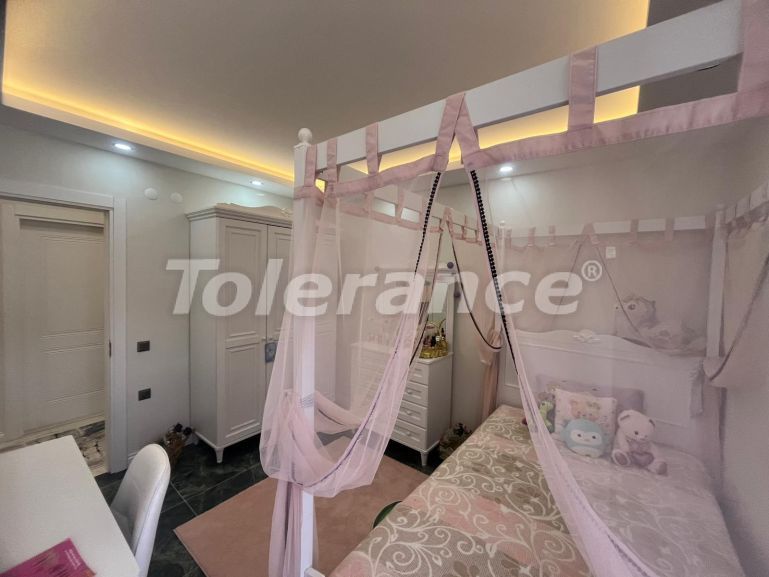 Вилла или дом в Дошемеалты, Анталия с бассейном: купить недвижимость в Турции - 125355