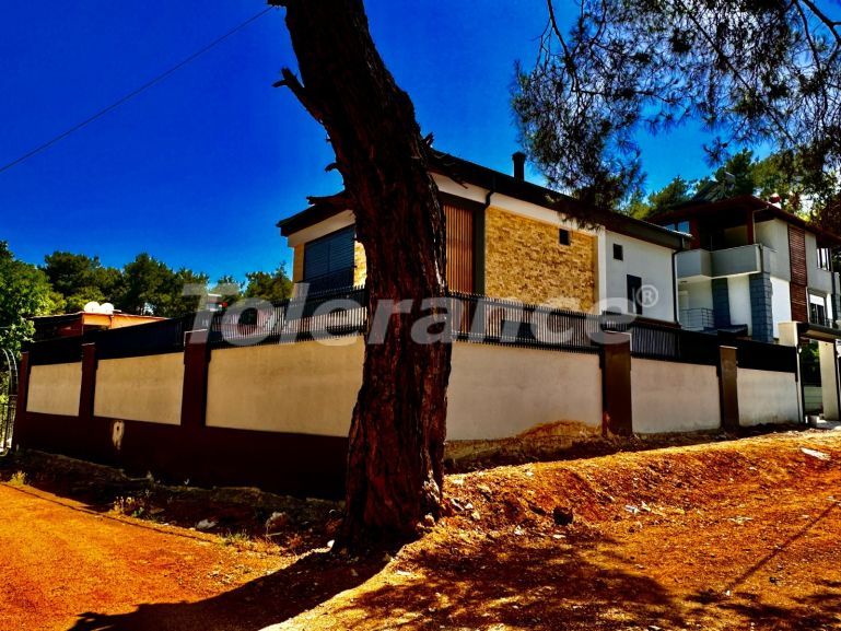 Вилла или дом в Дошемеалты, Анталия с бассейном: купить недвижимость в Турции - 125363