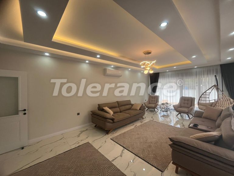 Вилла или дом в Дошемеалты, Анталия с бассейном: купить недвижимость в Турции - 125364