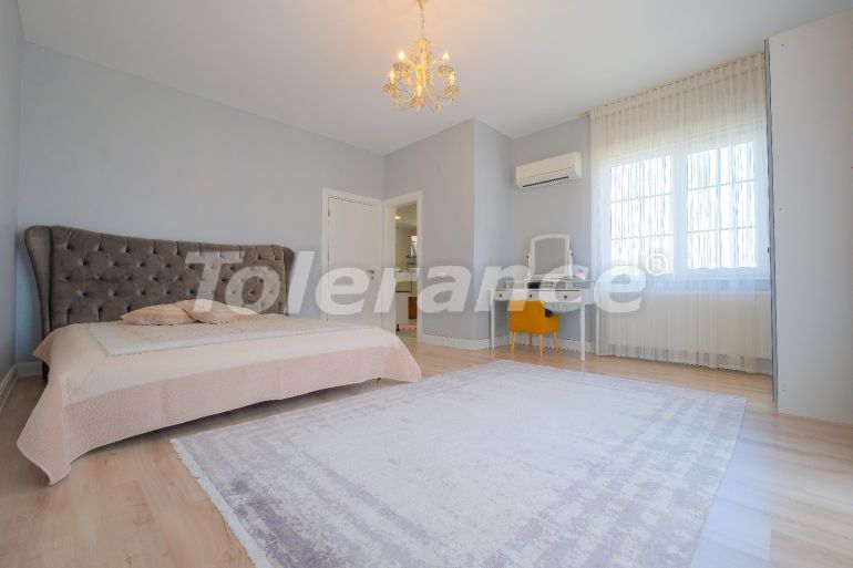 Вилла или дом в Дошемеалты, Анталия с бассейном: купить недвижимость в Турции - 125538