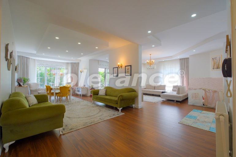 Вилла или дом в Дошемеалты, Анталия с бассейном: купить недвижимость в Турции - 125539