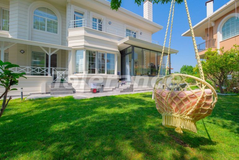 Вилла или дом в Дошемеалты, Анталия с бассейном: купить недвижимость в Турции - 125543