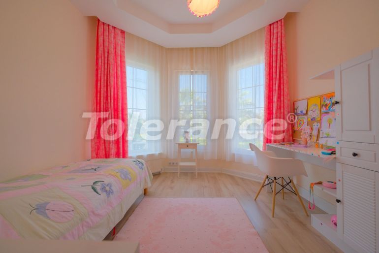 Вилла или дом в Дошемеалты, Анталия с бассейном: купить недвижимость в Турции - 125557