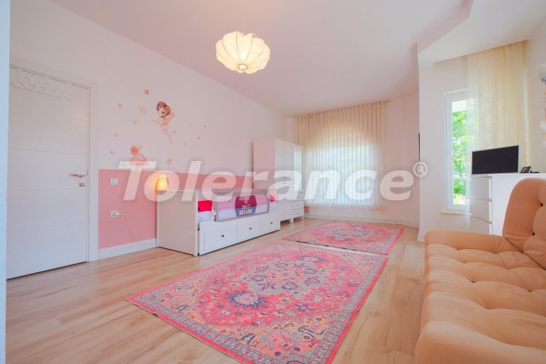 Вилла или дом в Дошемеалты, Анталия с бассейном: купить недвижимость в Турции - 125561