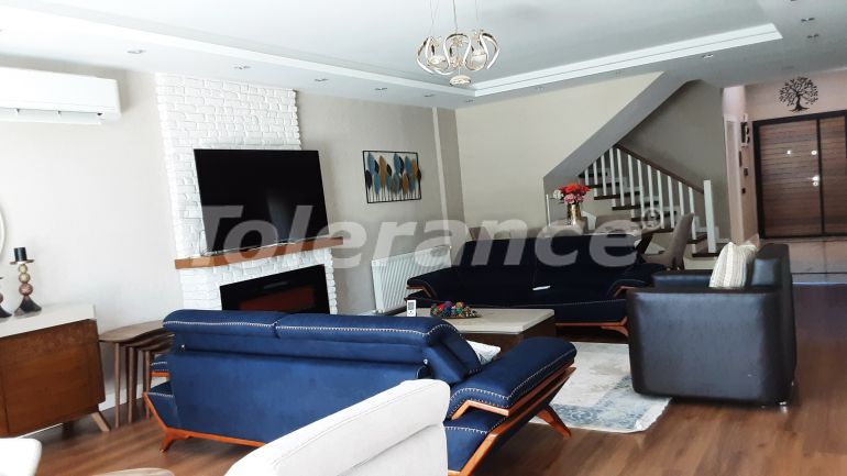 Вилла или дом в Дошемеалты, Анталия с бассейном: купить недвижимость в Турции - 126020