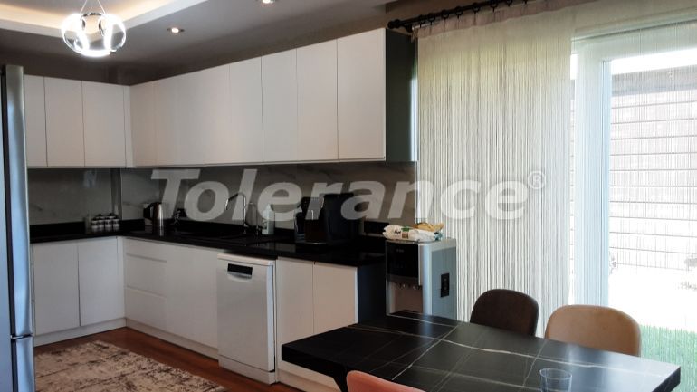 Вилла или дом в Дошемеалты, Анталия с бассейном: купить недвижимость в Турции - 126022