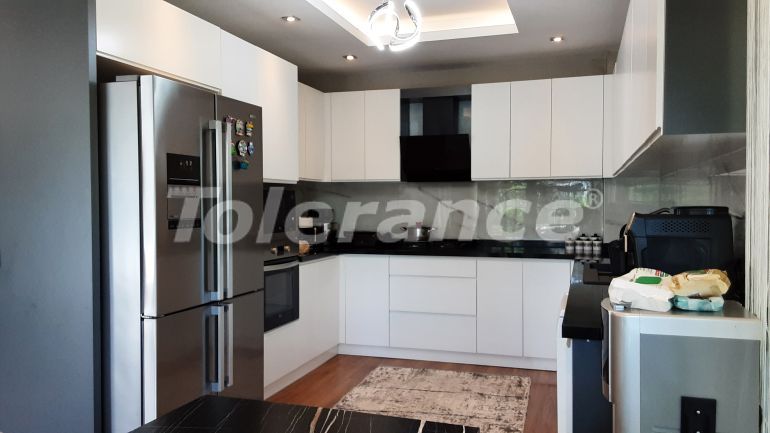 Вилла или дом в Дошемеалты, Анталия с бассейном: купить недвижимость в Турции - 126023