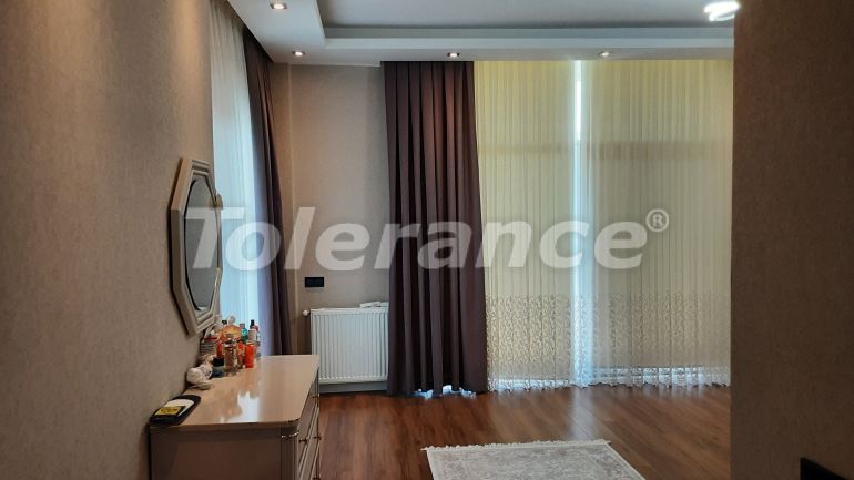 Вилла или дом в Дошемеалты, Анталия с бассейном: купить недвижимость в Турции - 126031