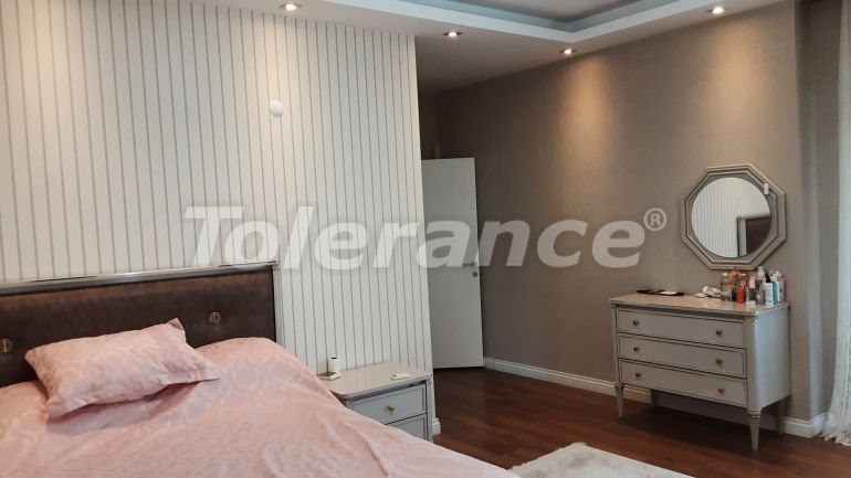 Вилла или дом в Дошемеалты, Анталия с бассейном: купить недвижимость в Турции - 126033