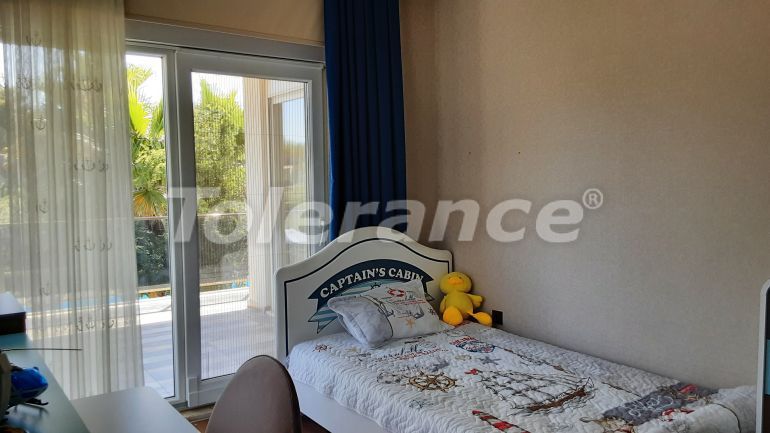 Вилла или дом в Дошемеалты, Анталия с бассейном: купить недвижимость в Турции - 126042