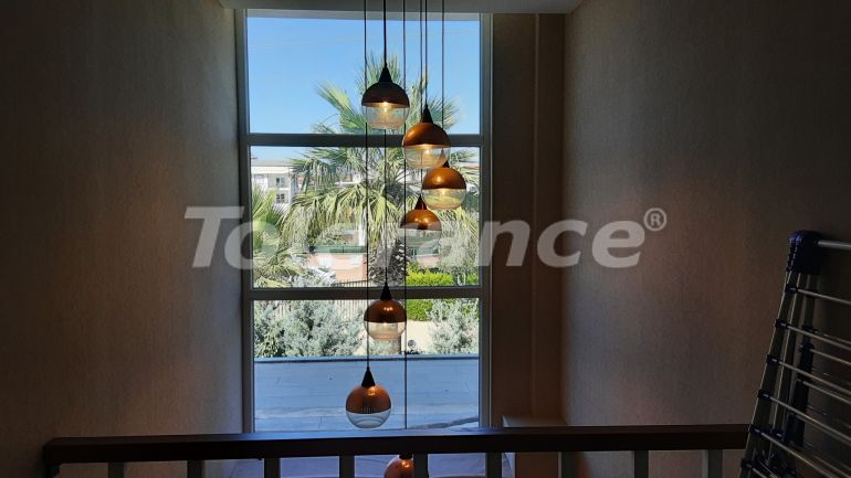 Вилла или дом в Дошемеалты, Анталия с бассейном: купить недвижимость в Турции - 126046