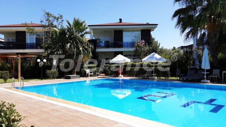 Вилла или дом в Дошемеалты, Анталия с бассейном: купить недвижимость в Турции - 126057