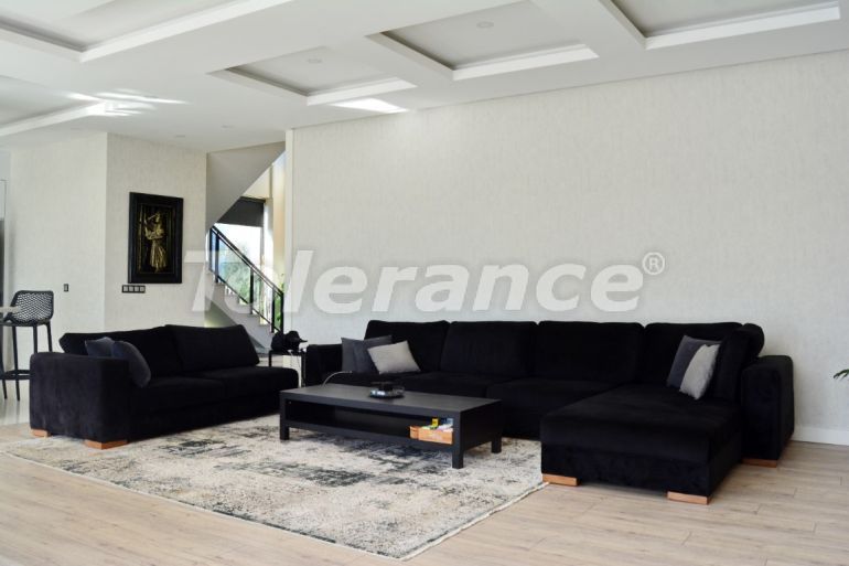 Вилла или дом в Дошемеалты, Анталия с бассейном: купить недвижимость в Турции - 131501