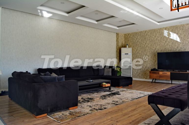 Вилла или дом в Дошемеалты, Анталия с бассейном: купить недвижимость в Турции - 131504