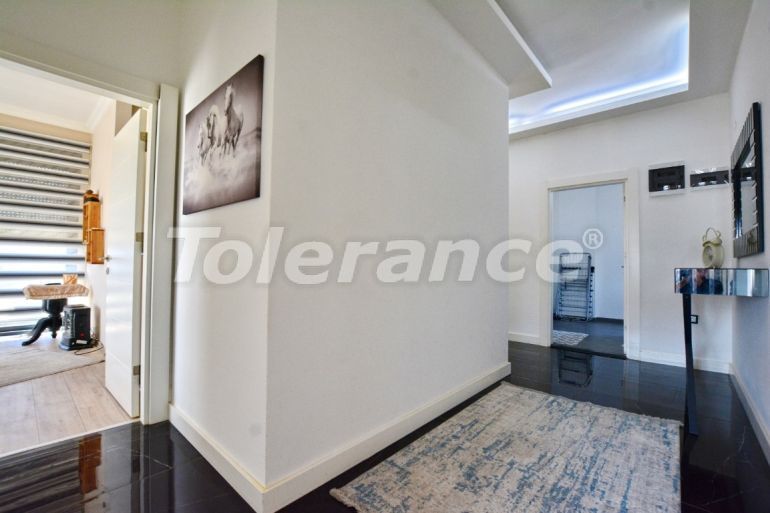 Вилла или дом в Дошемеалты, Анталия с бассейном: купить недвижимость в Турции - 131509