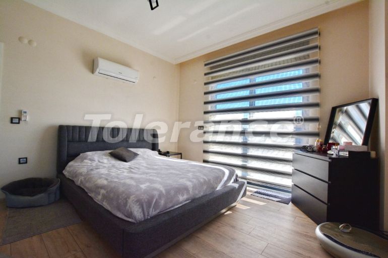 Вилла или дом в Дошемеалты, Анталия с бассейном: купить недвижимость в Турции - 131518