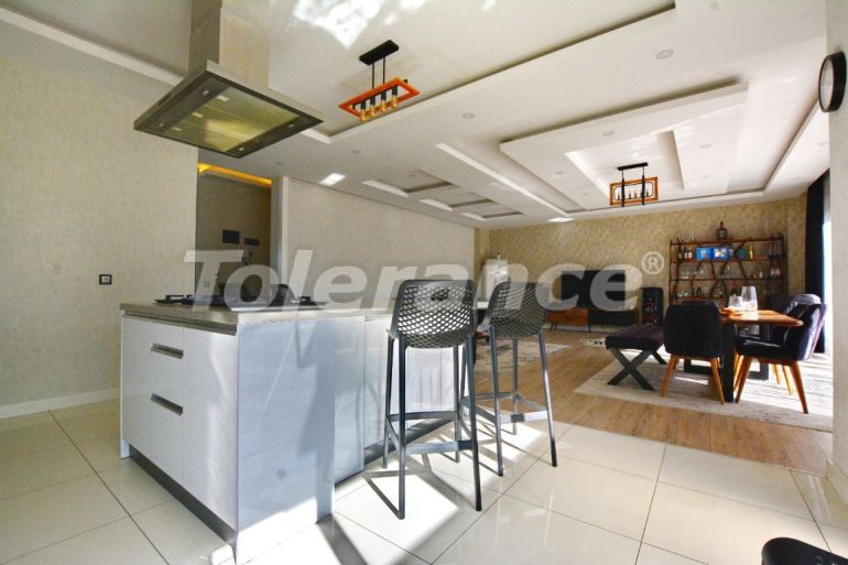 Вилла или дом в Дошемеалты, Анталия с бассейном: купить недвижимость в Турции - 131523