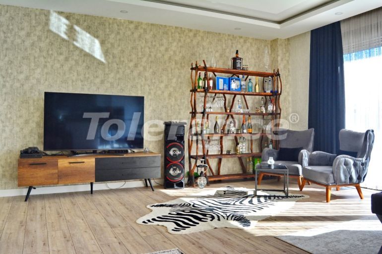 Вилла или дом в Дошемеалты, Анталия с бассейном: купить недвижимость в Турции - 131524