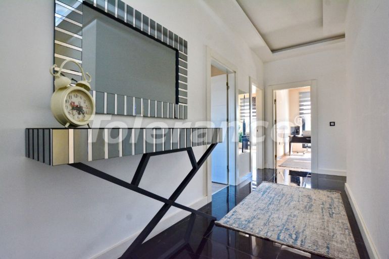 Вилла или дом в Дошемеалты, Анталия с бассейном: купить недвижимость в Турции - 131525