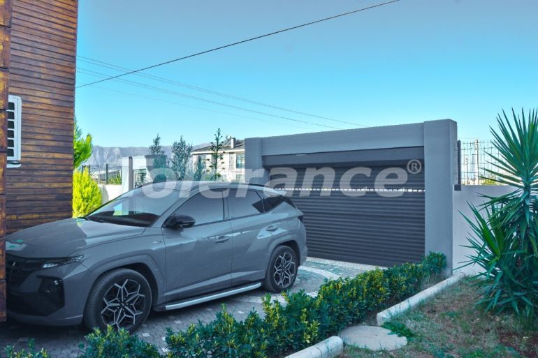 Вилла или дом в Дошемеалты, Анталия с бассейном: купить недвижимость в Турции - 131529